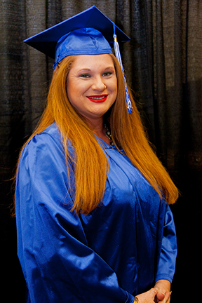 Erin-Grad-Photo_2019-web